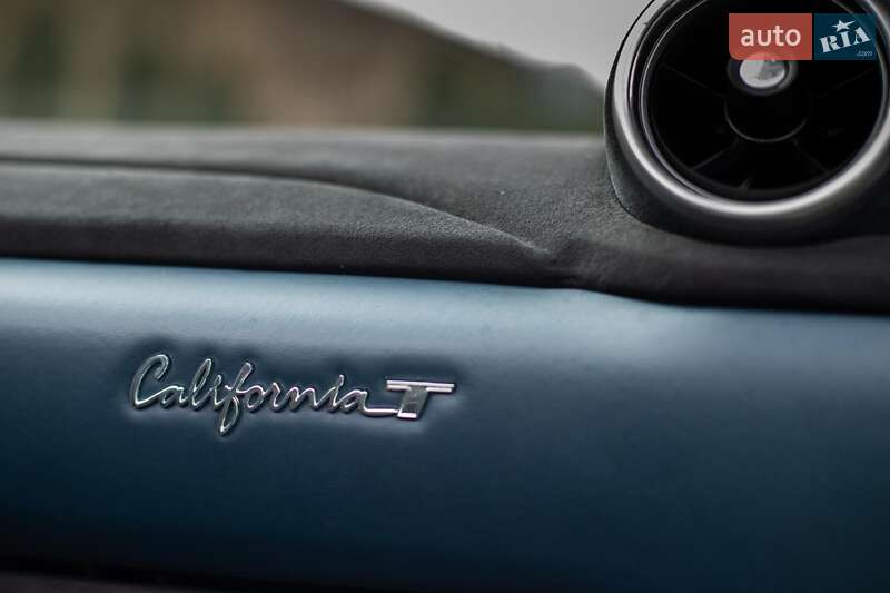 Кабриолет Ferrari California T 2015 в Киеве