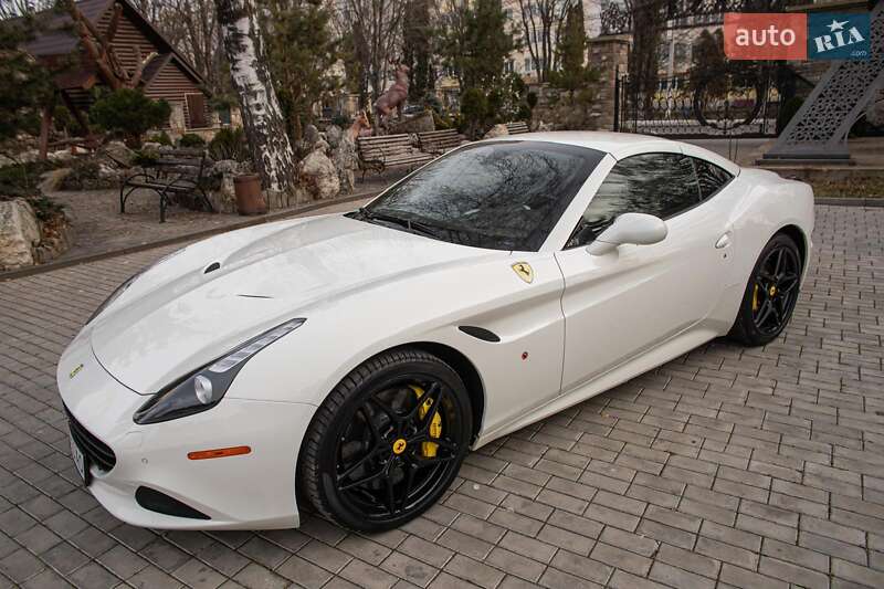 Кабриолет Ferrari California T 2015 в Киеве