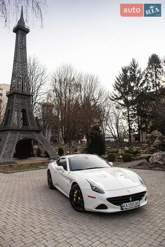 Кабриолет Ferrari California T 2015 в Киеве