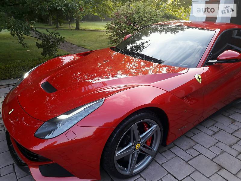 Купе Ferrari F12 2013 в Києві