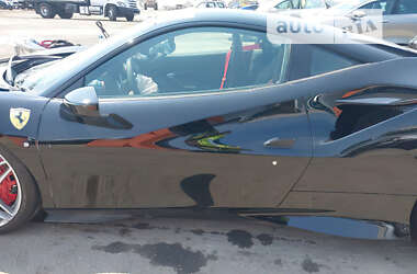 Купе Ferrari F8 2021 в 