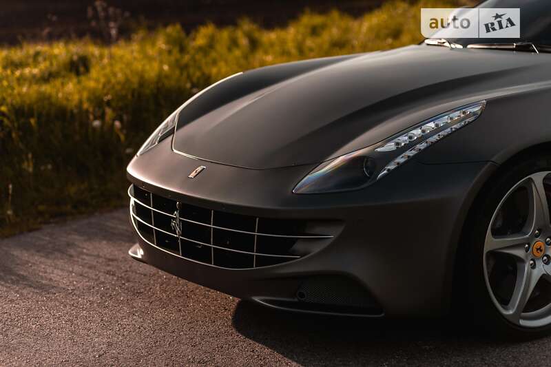 Хэтчбек Ferrari FF 2013 в Львове