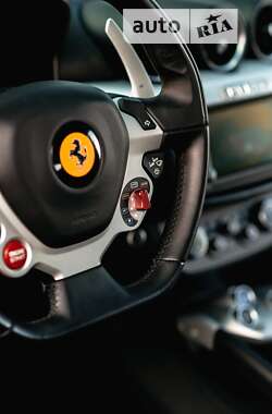 Хетчбек Ferrari FF 2013 в 