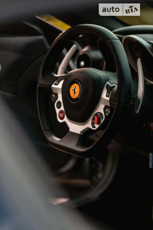 Хэтчбек Ferrari FF 2013 в Львове