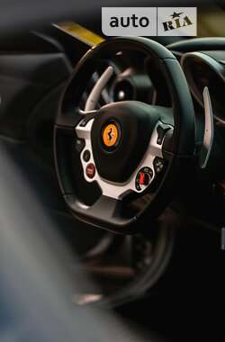 Хетчбек Ferrari FF 2013 в 