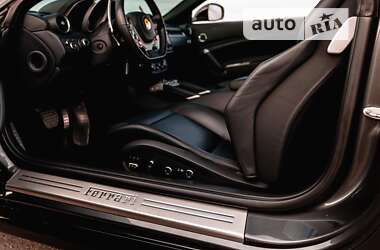 Хетчбек Ferrari FF 2013 в 
