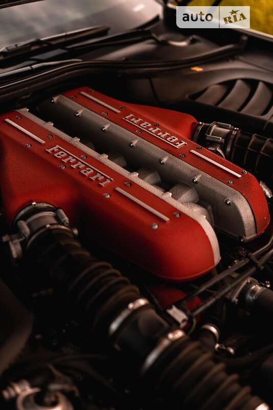 Хэтчбек Ferrari FF 2013 в Львове