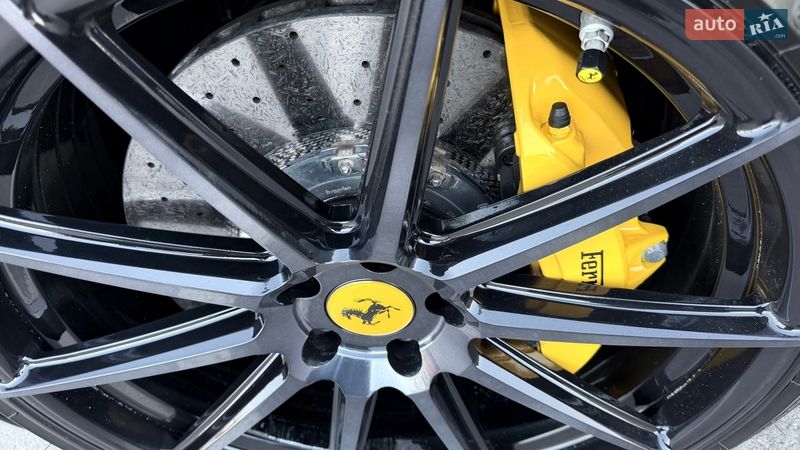 Купе Ferrari FF 2013 в Киеве