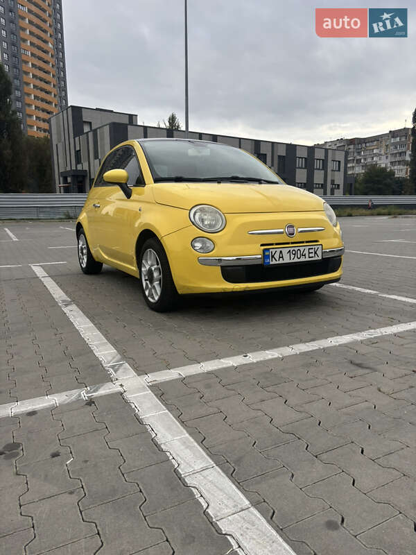 Хэтчбек Fiat 500 2008 в 