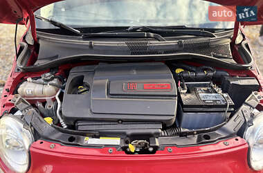 Хэтчбек Fiat 500 2012 в 