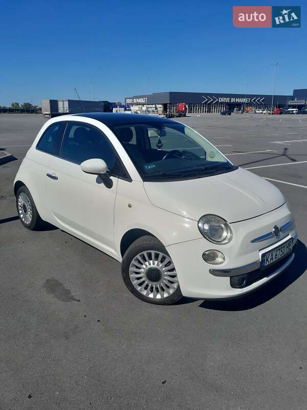 Хэтчбек Fiat 500 2009 в 