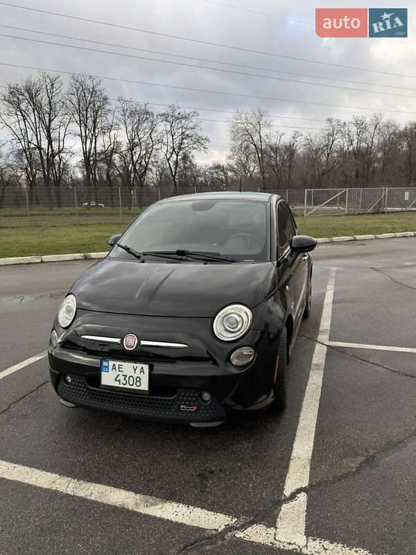 Хэтчбек Fiat 500 2014 в Запорожье