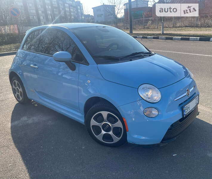 Хэтчбек Fiat 500e 2015 в 