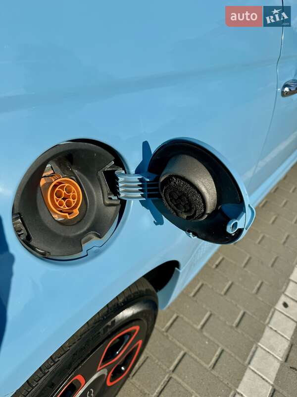 Хэтчбек Fiat 500e 2016 в Шептицькому