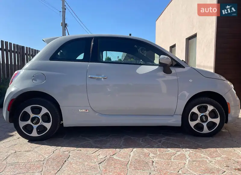 Хэтчбек Fiat 500e 2016 в 