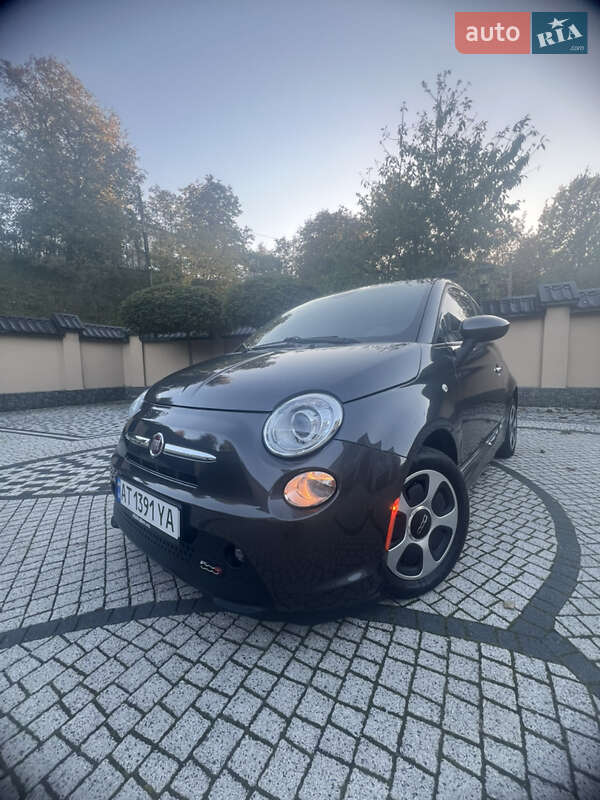 Хэтчбек Fiat 500e 2015 в Косове