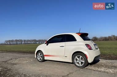 Хэтчбек Fiat 500e 2014 в 