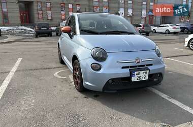 Хэтчбек Fiat 500e 2014 в 