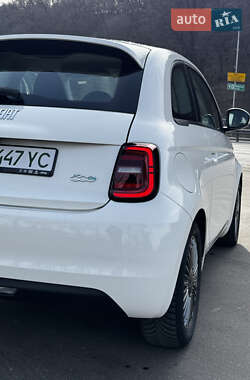 Хэтчбек Fiat 500e 2022 в 