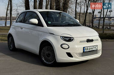 Хэтчбек Fiat 500e 2022 в 