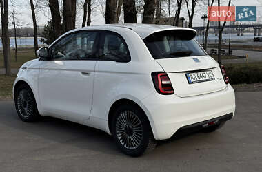 Хэтчбек Fiat 500e 2022 в 