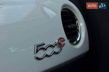 Хетчбек Fiat 500e 2014 в 
