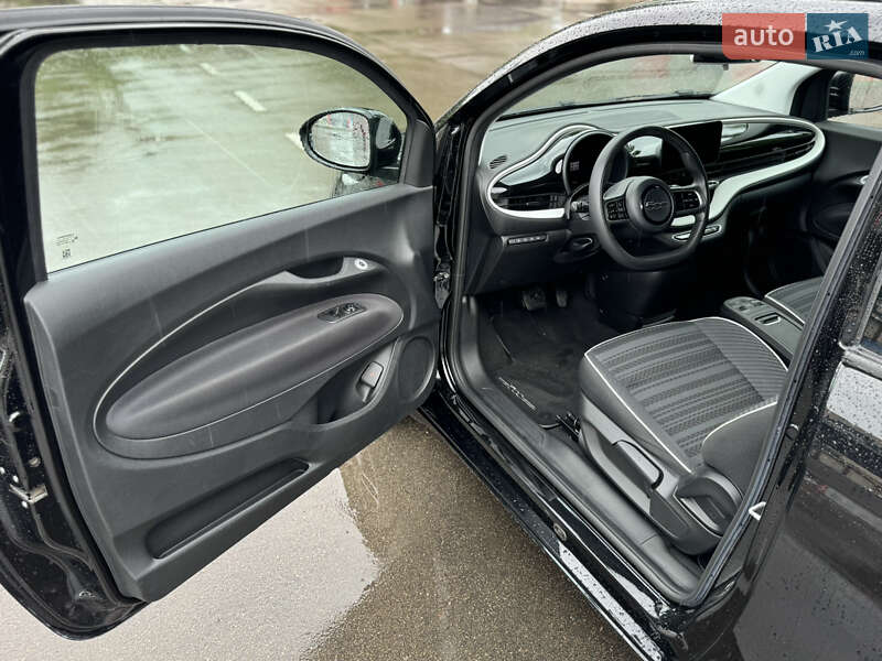 Хэтчбек Fiat 500e 2021 в Киеве