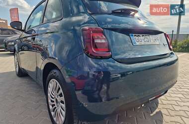 Хэтчбек Fiat 500e 2022 в 