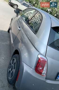 Хэтчбек Fiat 500e 2018 в 