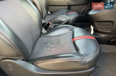 Хэтчбек Fiat 500e 2014 в 