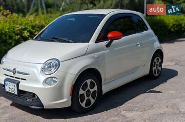 Хэтчбек Fiat 500e 2015 в 