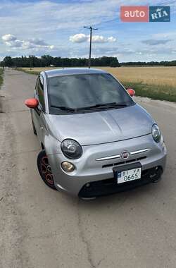 Хэтчбек Fiat 500e 2016 в 
