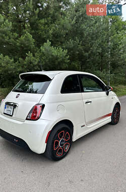 Хэтчбек Fiat 500e 2015 в 