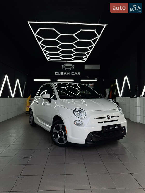 Хэтчбек Fiat 500e 2018 в 