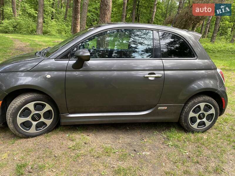 Хэтчбек Fiat 500e 2015 в Львове