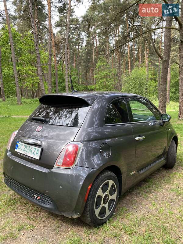 Хэтчбек Fiat 500e 2015 в Львове