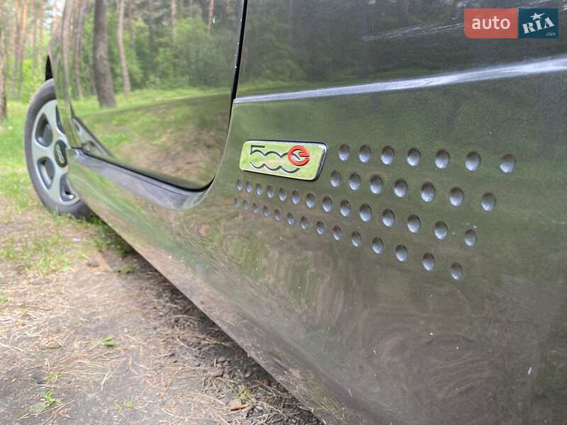 Хэтчбек Fiat 500e 2015 в Львове