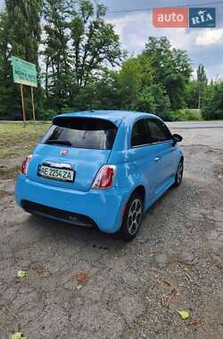 Хэтчбек Fiat 500e 2015 в 