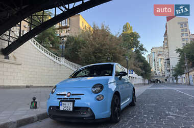 Хэтчбек Fiat 500e 2016 в 