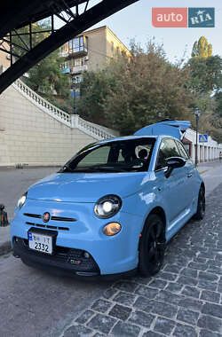 Хэтчбек Fiat 500e 2016 в 
