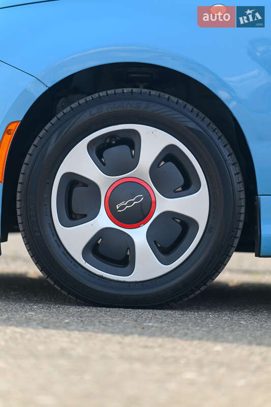 Хэтчбек Fiat 500e 2015 в Киеве