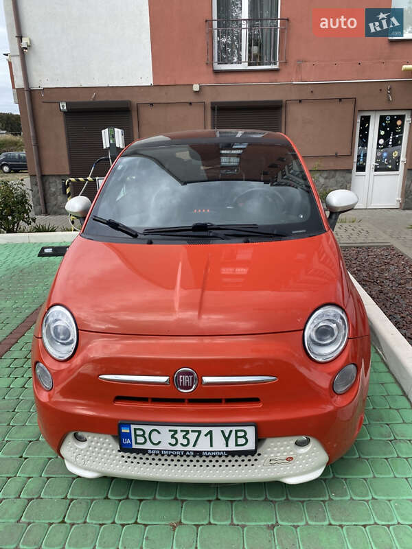 Хэтчбек Fiat 500e 2015 в Львове