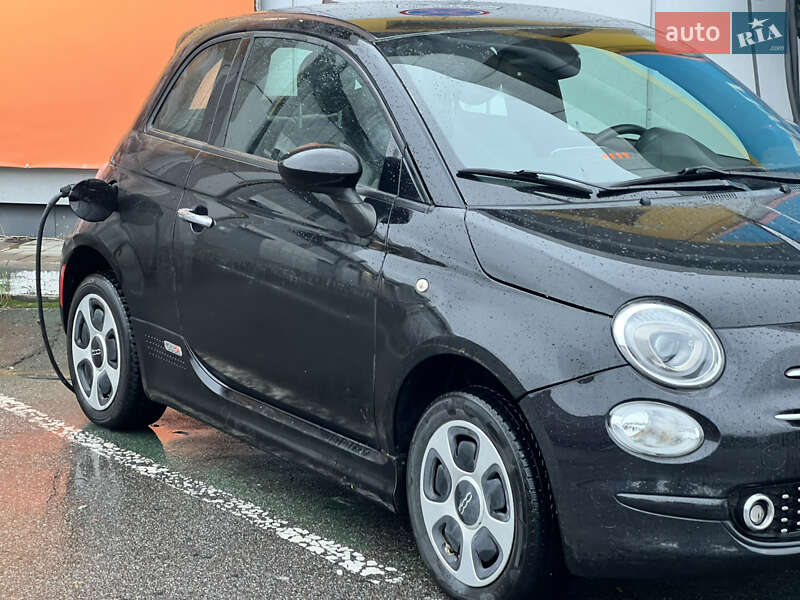 Хэтчбек Fiat 500e 2015 в 
