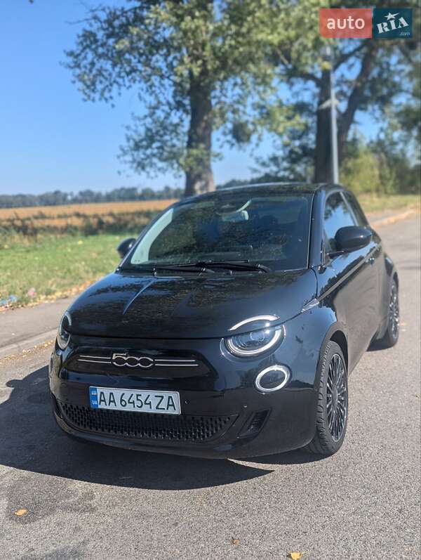 Хэтчбек Fiat 500e 2021 в Киеве