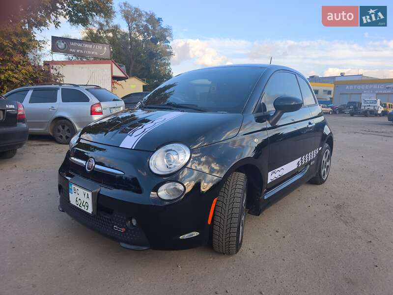 Хэтчбек Fiat 500e 2015 в 