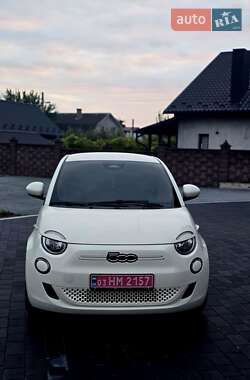 Хетчбек Fiat 500e 2023 в 