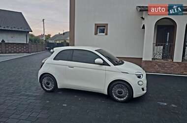 Хетчбек Fiat 500e 2023 в 