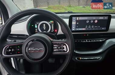 Хетчбек Fiat 500e 2023 в 