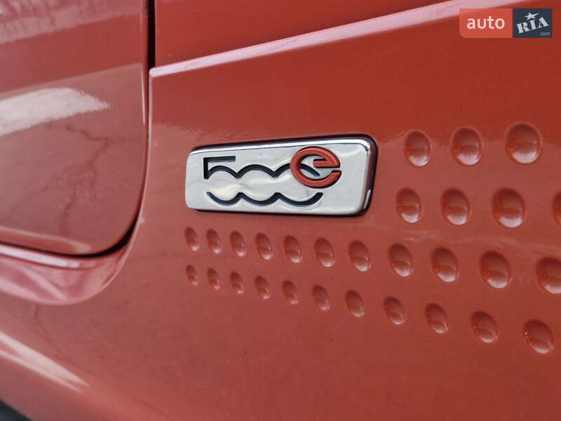 Хэтчбек Fiat 500e 2017 в Киеве
