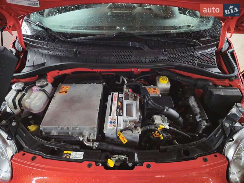 Хетчбек Fiat 500e 2015 в Пирятині фото 14 Хетчбек Fiat 500e 2015 в Пирятині